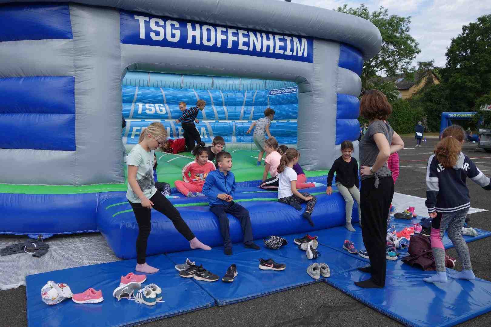 Foto an der Hüpfburg